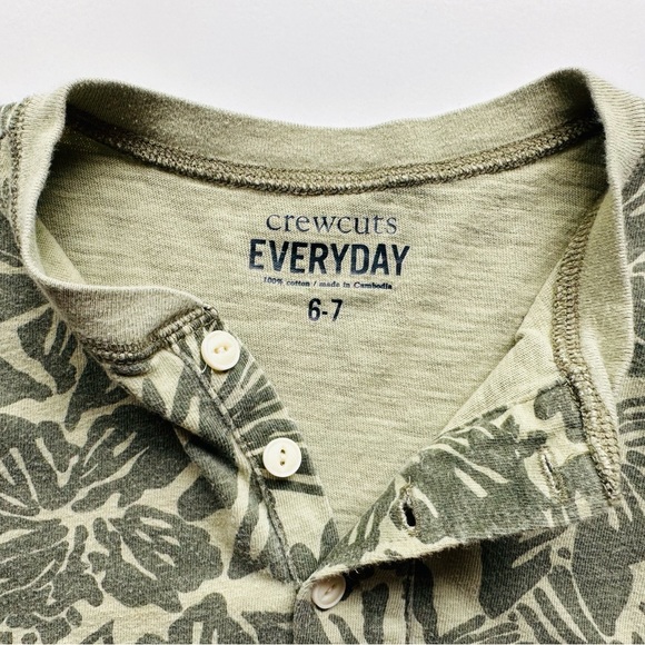 Crewcuts Everyday Hawaiian themed henley - Picture 2 of 4
